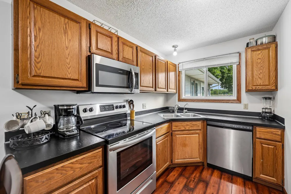 8420 S Pond Trail Champlin, MN 55316