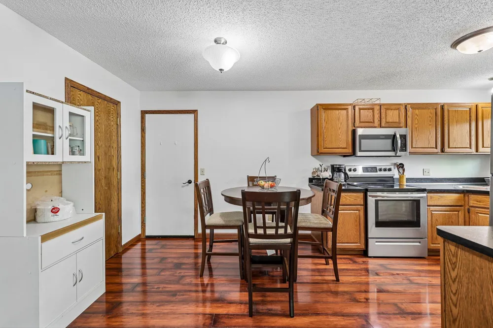8420 S Pond Trail Champlin, MN 55316