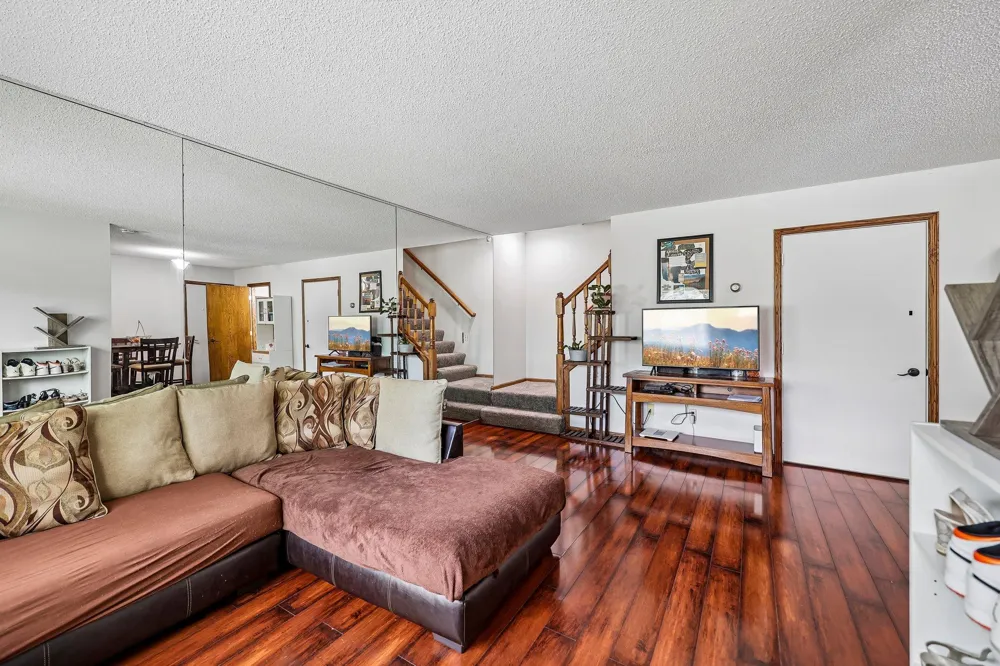 8420 S Pond Trail Champlin, MN 55316