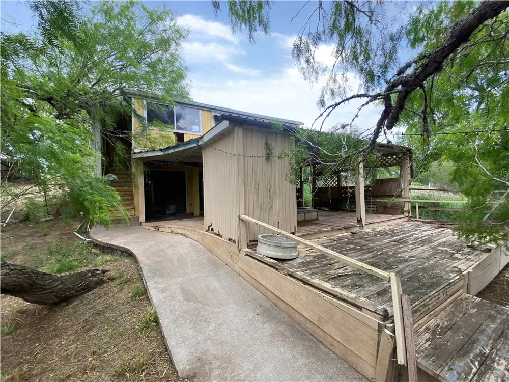 544 S Vista Drive Sandia, TX 78383