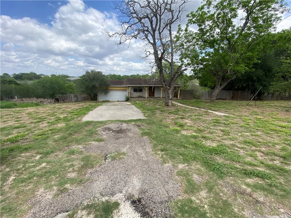 544 S Vista Drive Sandia, TX 78383
