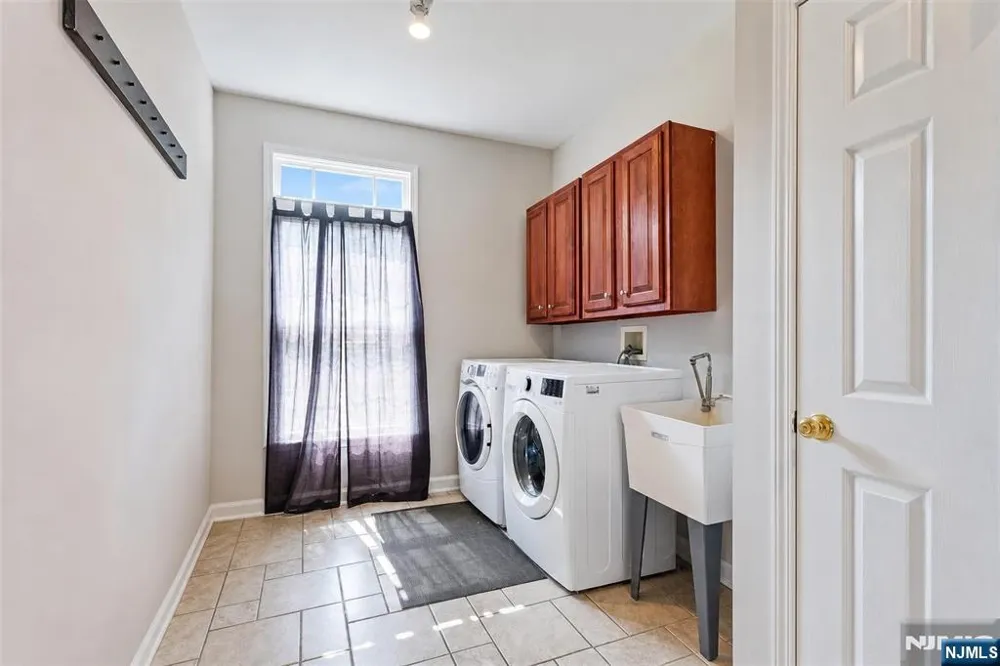 10 Pasha Court Rockaway, NJ 07435