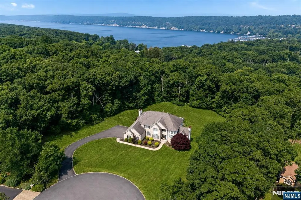 10 Pasha Court Rockaway, NJ 07435