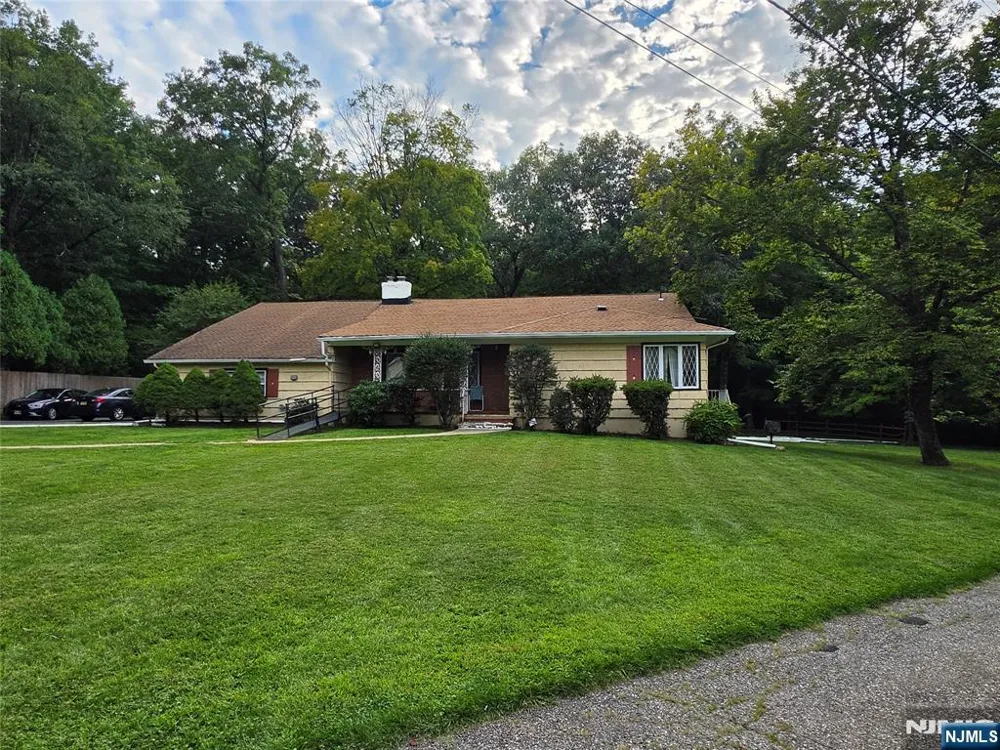 39 Greendale Road Cedar Grove, NJ 07009