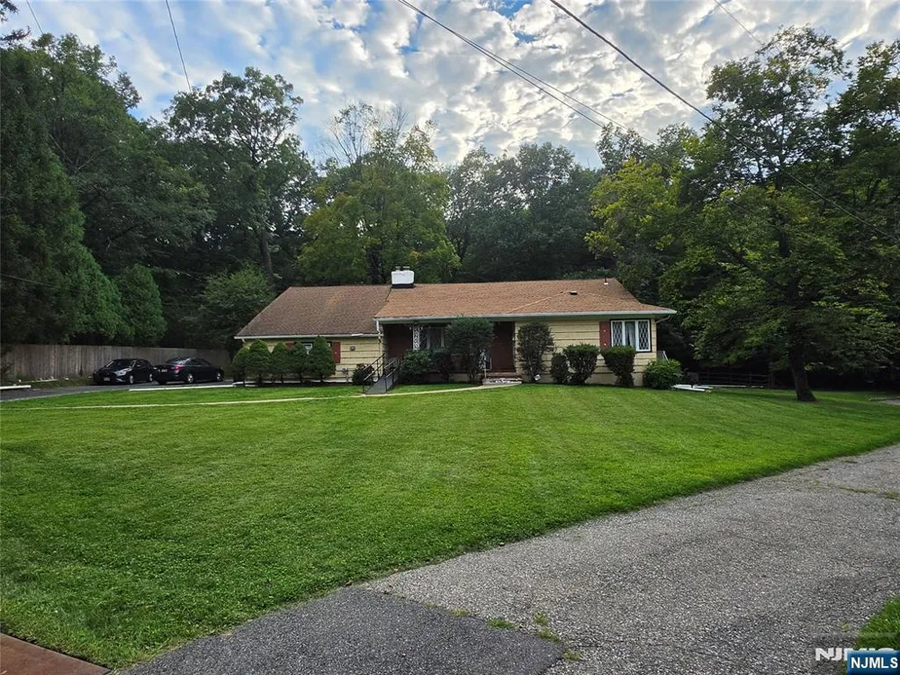 39 Greendale Road Cedar Grove, NJ 07009