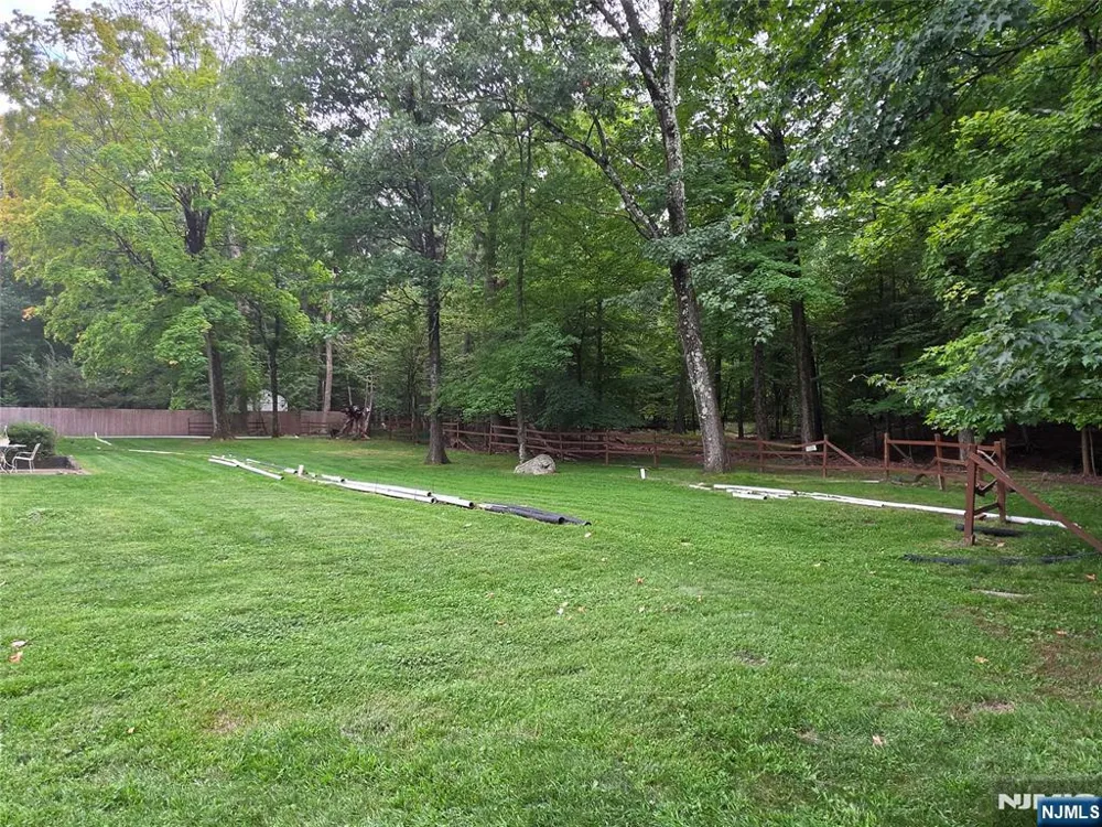 39 Greendale Road Cedar Grove, NJ 07009
