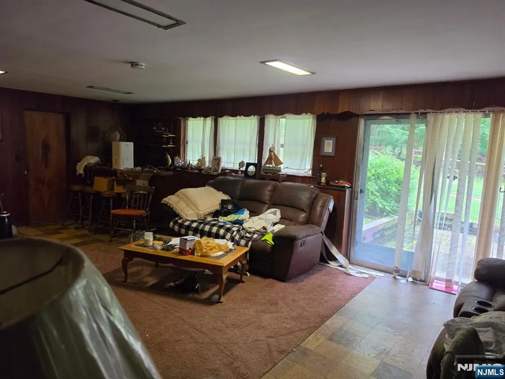 39 Greendale Road Cedar Grove, NJ 07009