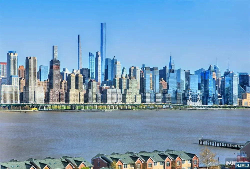 7004 Boulevard East 9M Guttenberg, NJ 07093