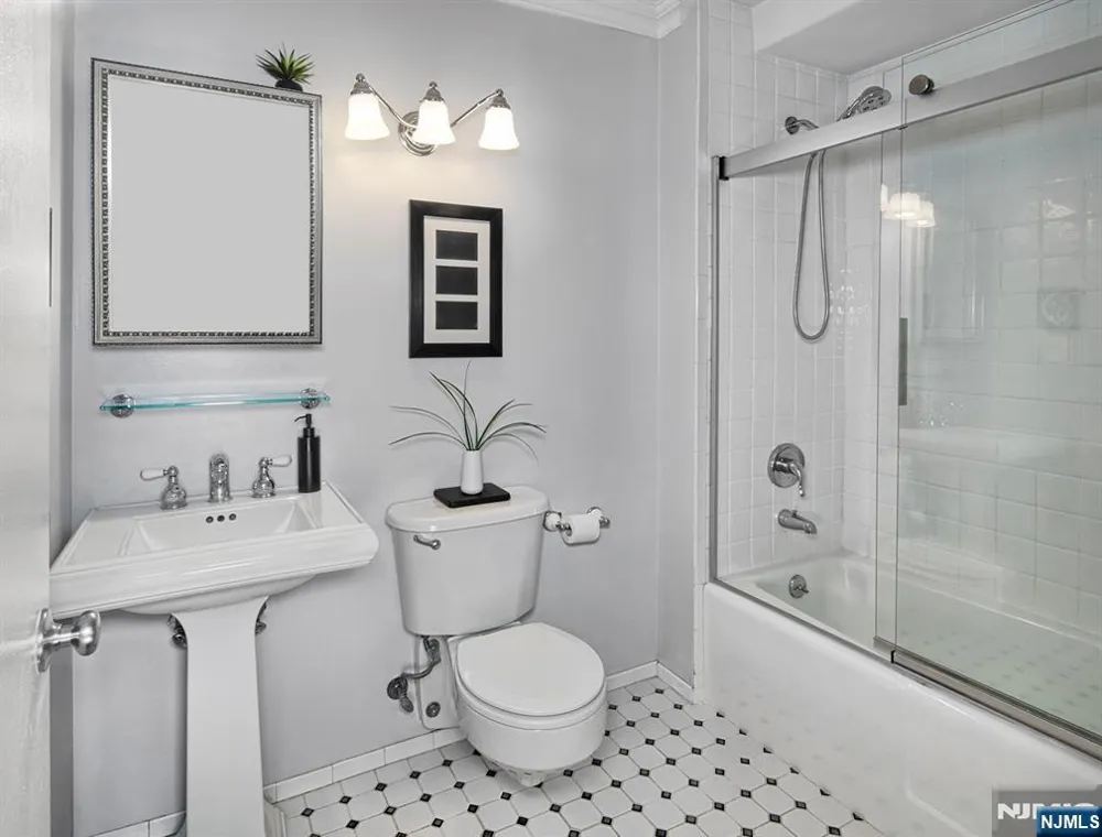 7004 Boulevard East 9M Guttenberg, NJ 07093