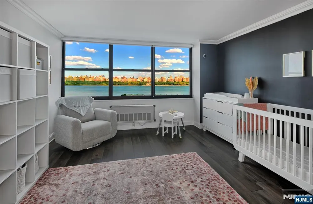 7004 Boulevard East 9M Guttenberg, NJ 07093