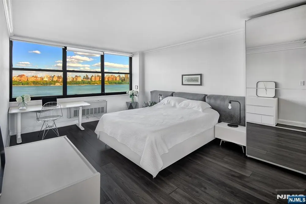 7004 Boulevard East 9M Guttenberg, NJ 07093