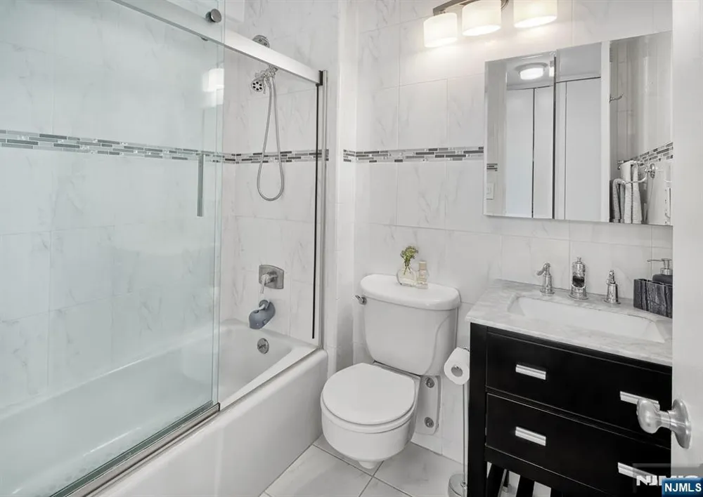 7004 Boulevard East 9M Guttenberg, NJ 07093