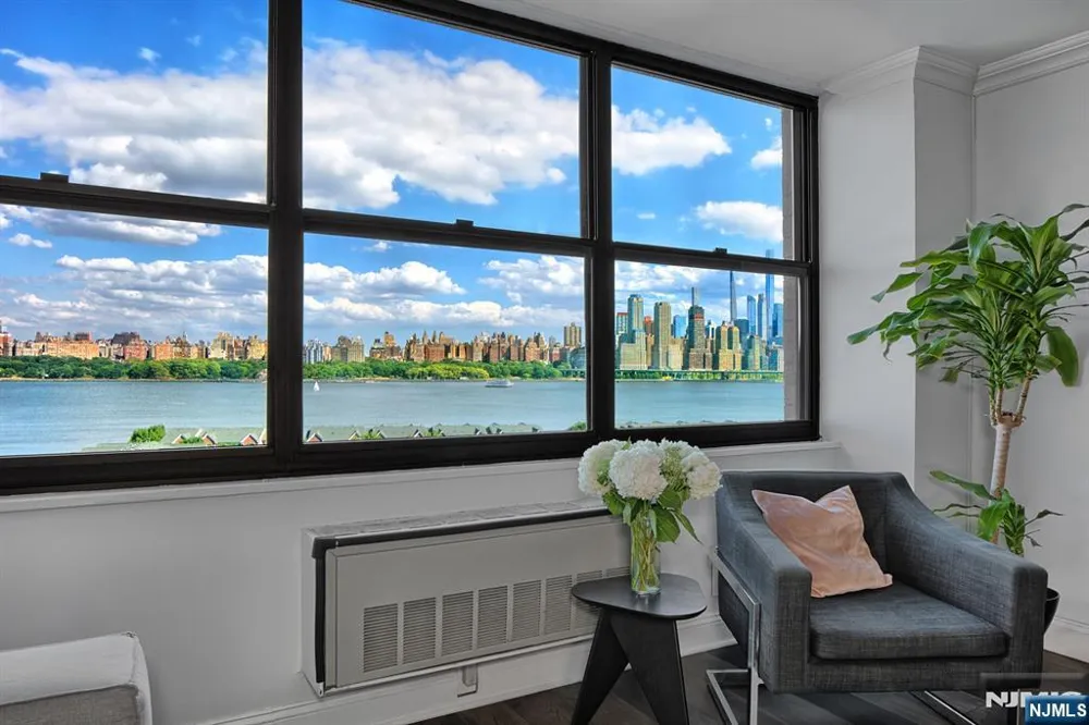 7004 Boulevard East 9M Guttenberg, NJ 07093