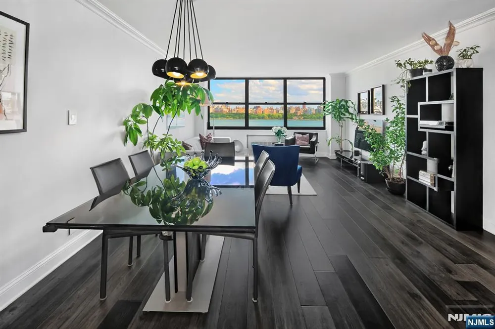 7004 Boulevard East 9M Guttenberg, NJ 07093