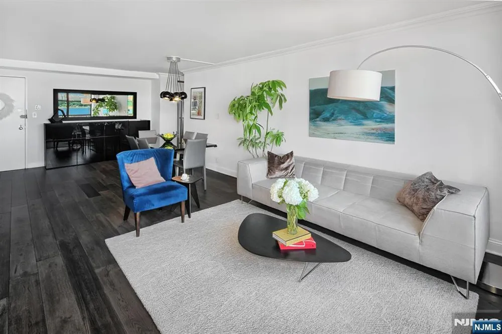 7004 Boulevard East 9M Guttenberg, NJ 07093