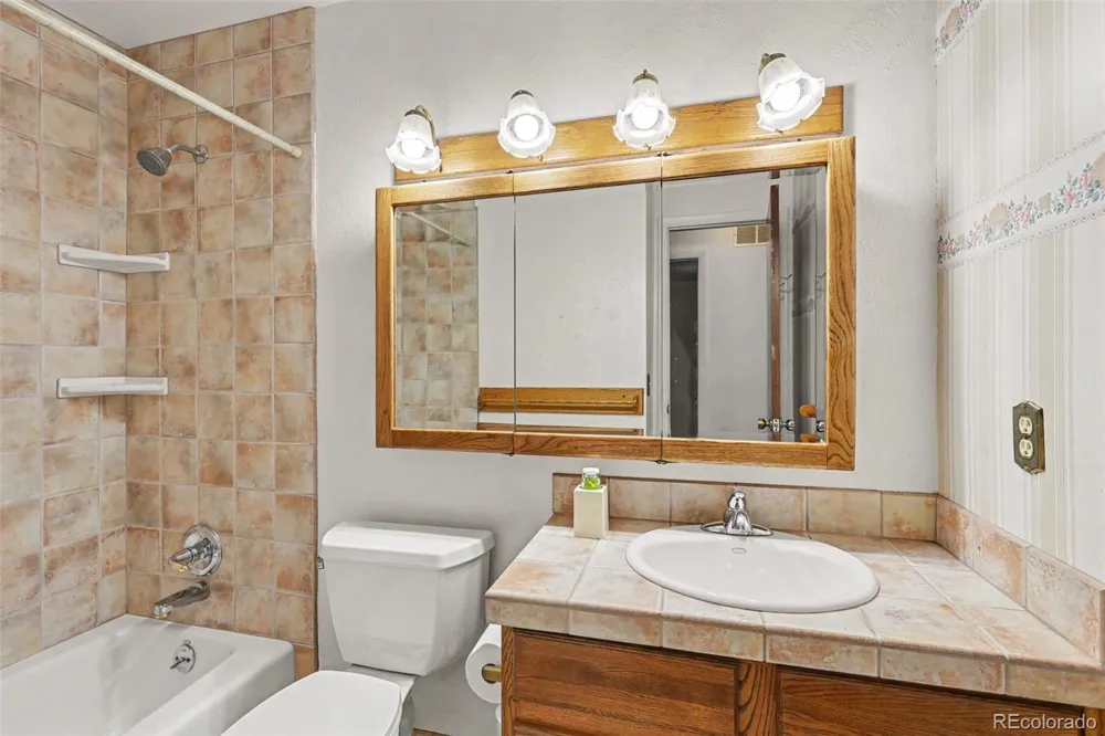 6426 W 82nd Drive Arvada, CO 80003