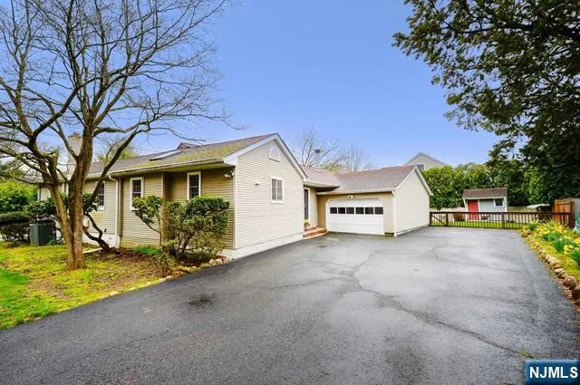 13 Orangeburgh Road Old Tappan, NJ 07675