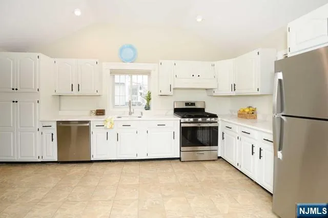 13 Orangeburgh Road Old Tappan, NJ 07675