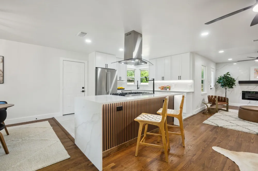 10228 San Juan Avenue Dallas, TX 75228