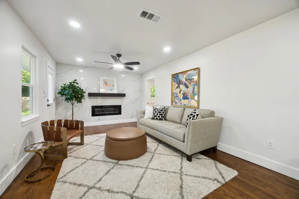 10228 San Juan Avenue Dallas, TX 75228
