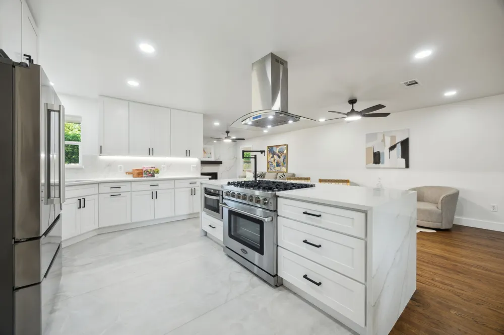 10228 San Juan Avenue Dallas, TX 75228