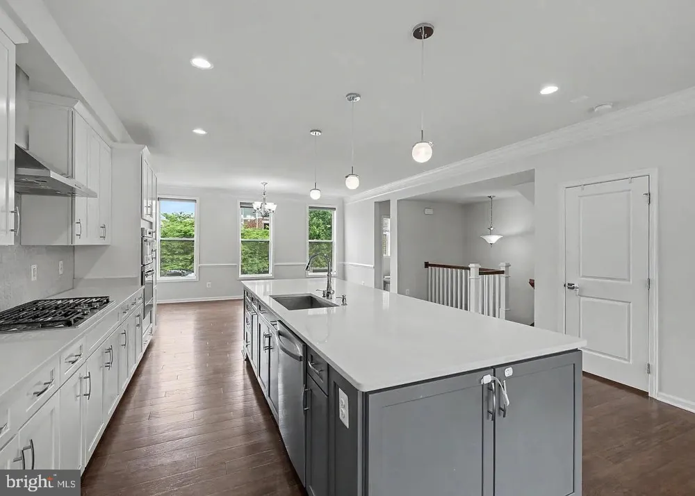 22503 WINDSOR LOCKS SQUARE Ashburn, VA 20148