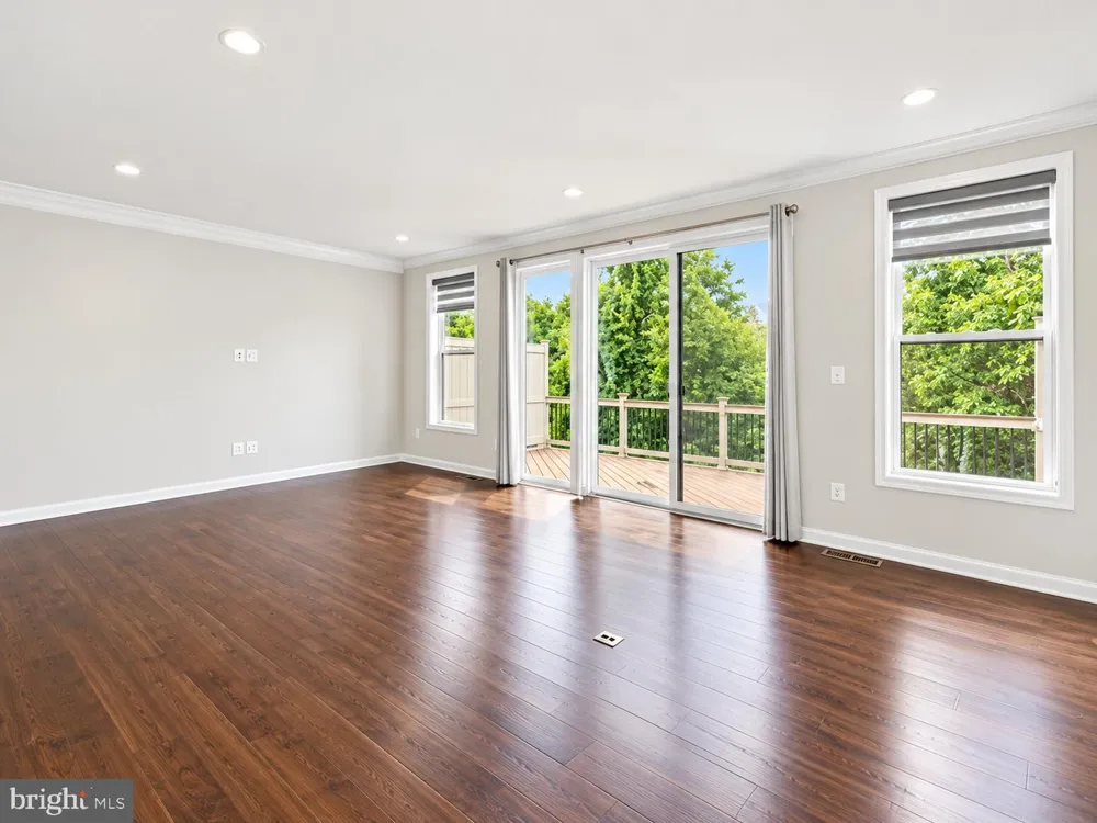 22503 WINDSOR LOCKS SQUARE Ashburn, VA 20148