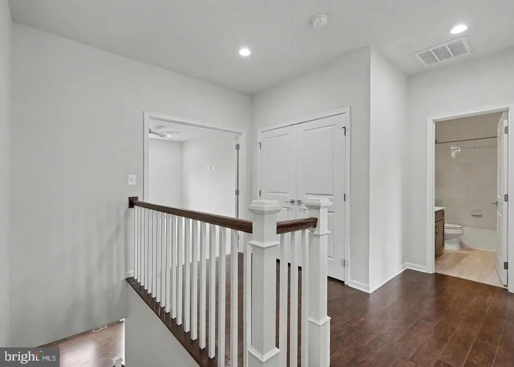 22503 WINDSOR LOCKS SQUARE Ashburn, VA 20148
