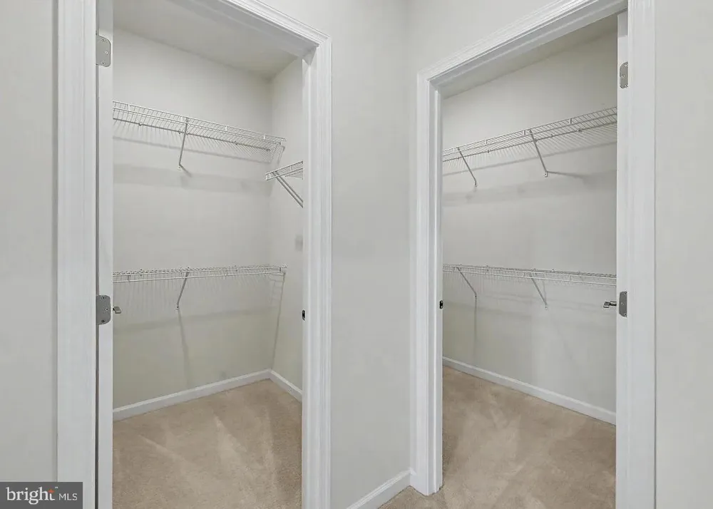 22503 WINDSOR LOCKS SQUARE Ashburn, VA 20148