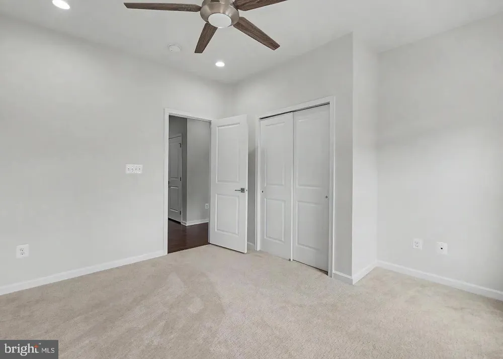 22503 WINDSOR LOCKS SQUARE Ashburn, VA 20148