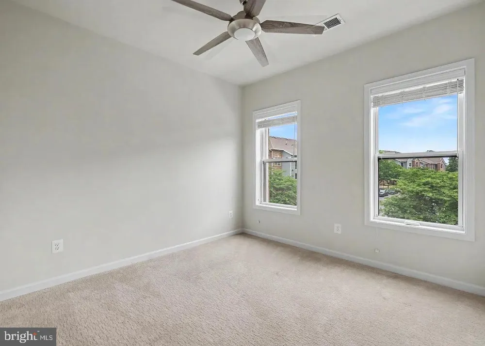 22503 WINDSOR LOCKS SQUARE Ashburn, VA 20148