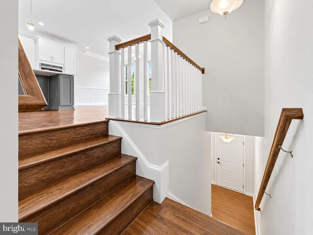 22503 WINDSOR LOCKS SQUARE Ashburn, VA 20148