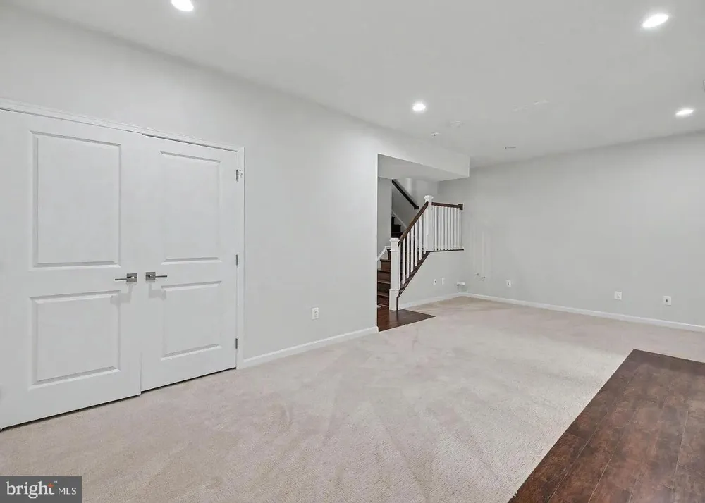 22503 WINDSOR LOCKS SQUARE Ashburn, VA 20148