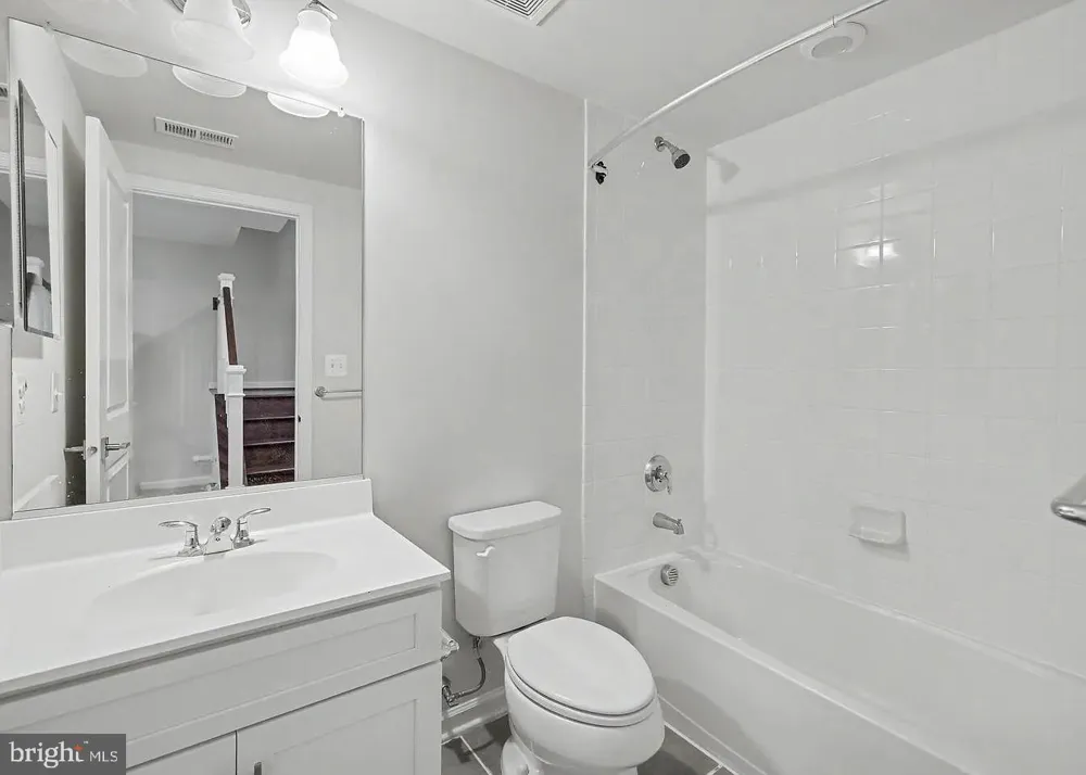 22503 WINDSOR LOCKS SQUARE Ashburn, VA 20148