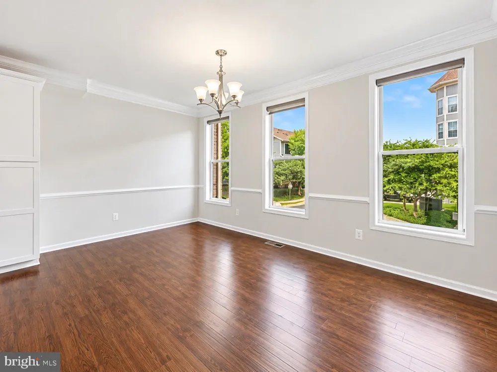 22503 WINDSOR LOCKS SQUARE Ashburn, VA 20148