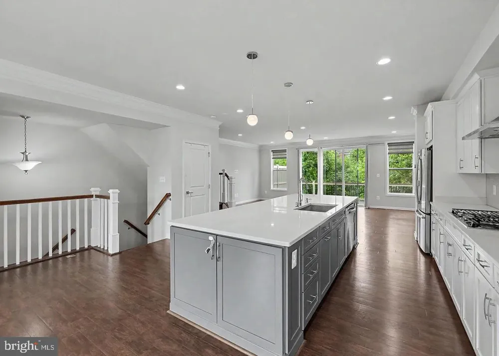 22503 WINDSOR LOCKS SQUARE Ashburn, VA 20148