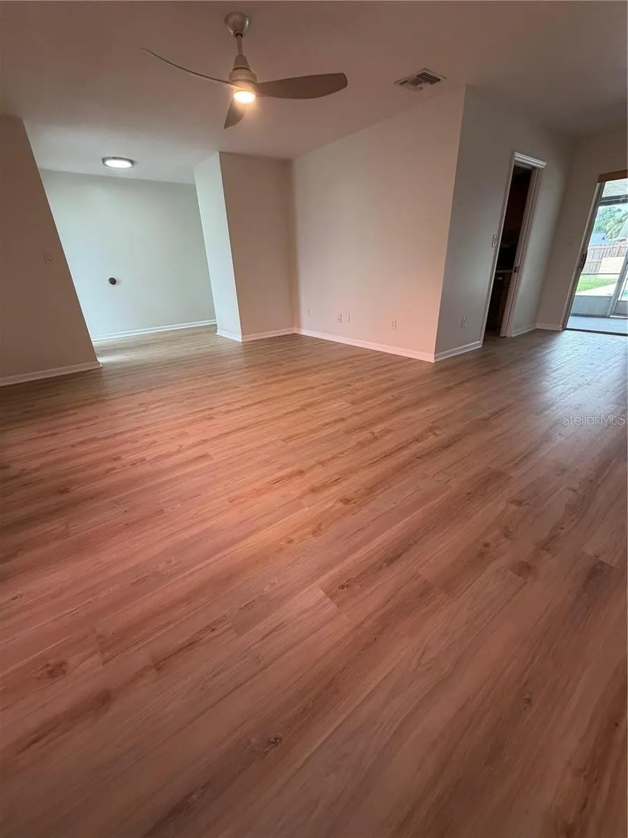 3024 BLOWN FEATHER LANE Mulberry, FL 33860