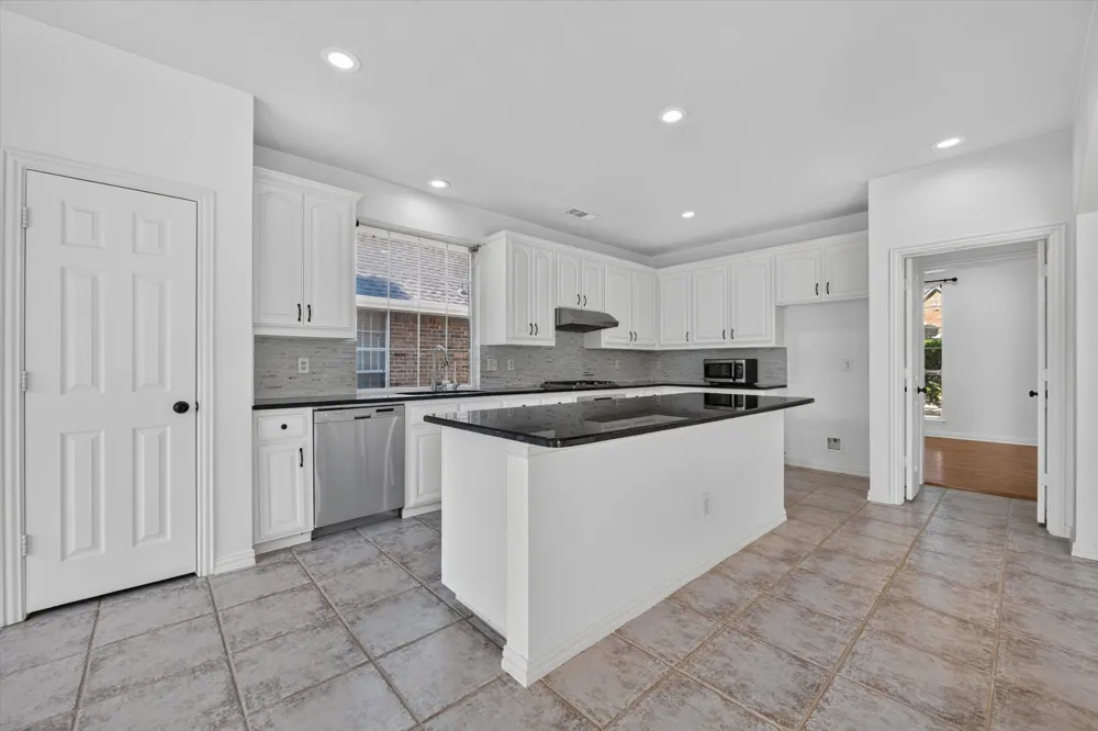 4233 Sandra Lynn Drive Flower Mound, TX 75022