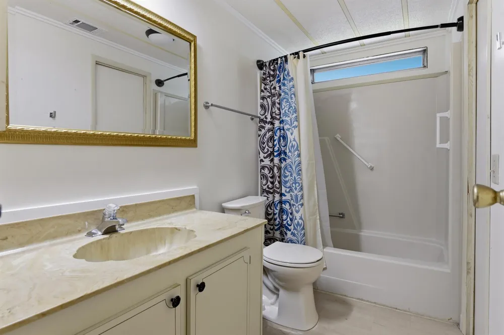 7983 SE SARATOGA DRIVE Hobe Sound, FL 33455