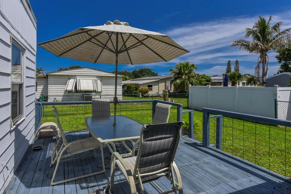 7983 SE SARATOGA DRIVE Hobe Sound, FL 33455