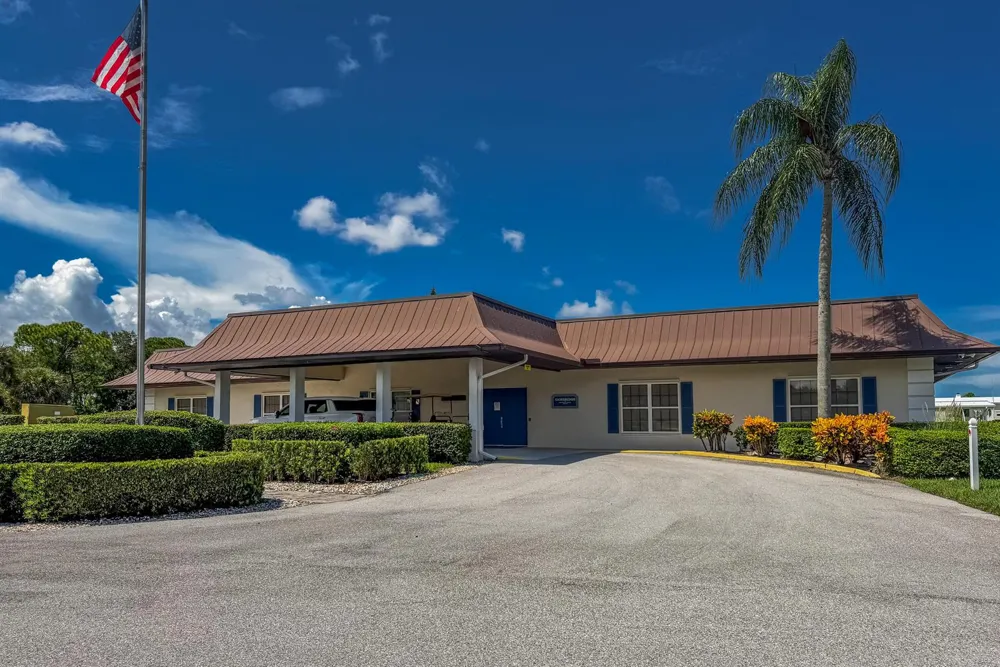 7983 SE SARATOGA DRIVE Hobe Sound, FL 33455