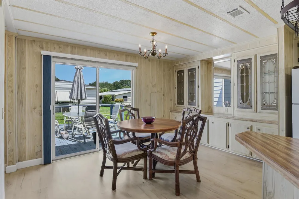 7983 SE SARATOGA DRIVE Hobe Sound, FL 33455