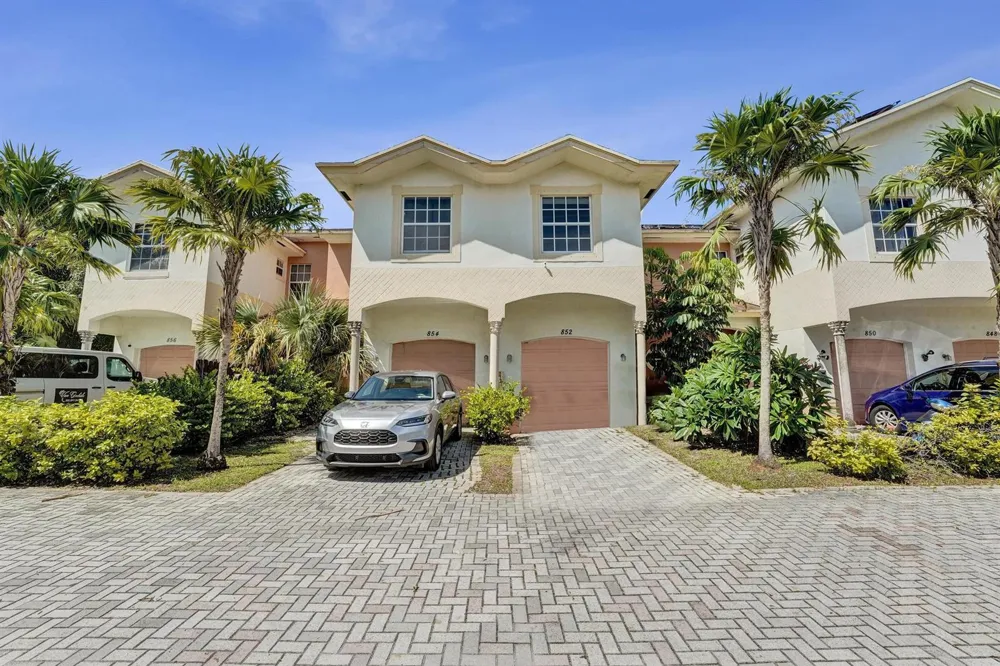 852 NW 9TH STREET Hallandale Beach, FL 33009