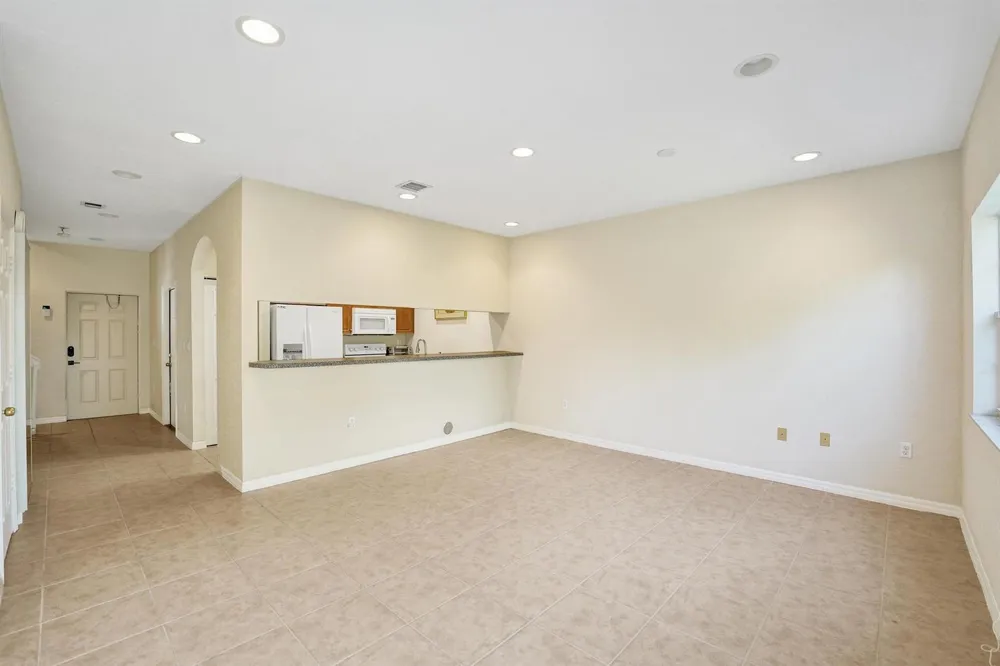852 NW 9TH STREET Hallandale Beach, FL 33009