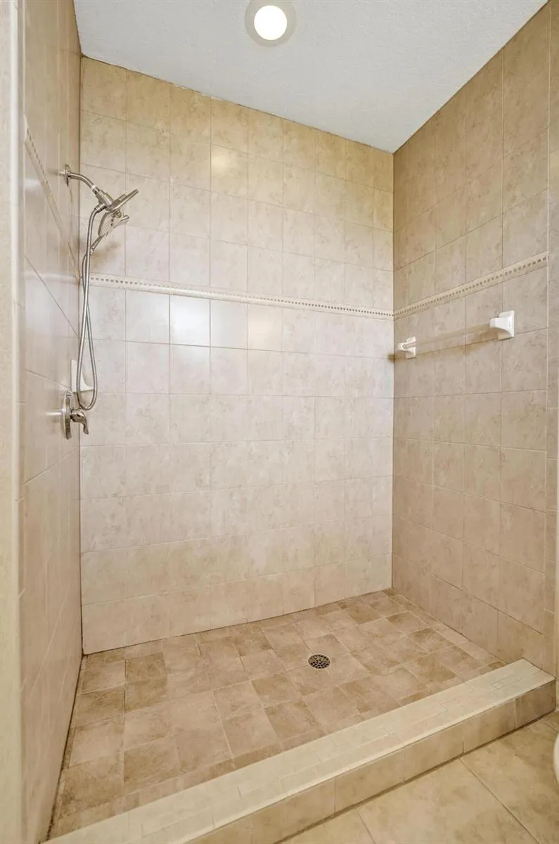 852 NW 9TH STREET Hallandale Beach, FL 33009