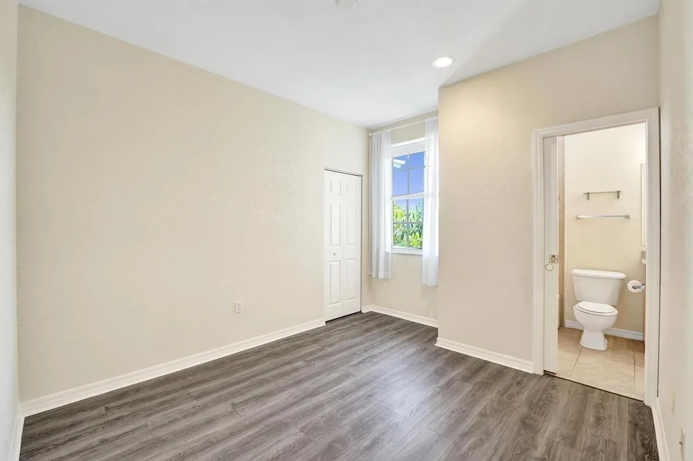 852 NW 9TH STREET Hallandale Beach, FL 33009