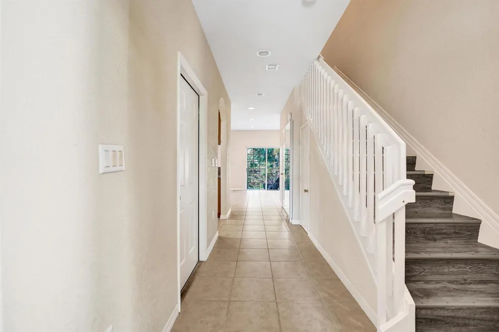 852 NW 9TH STREET Hallandale Beach, FL 33009