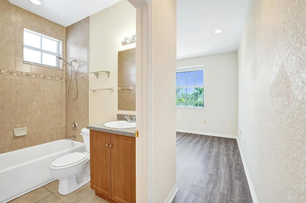 852 NW 9TH STREET Hallandale Beach, FL 33009