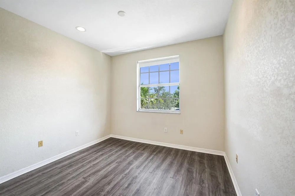 852 NW 9TH STREET Hallandale Beach, FL 33009