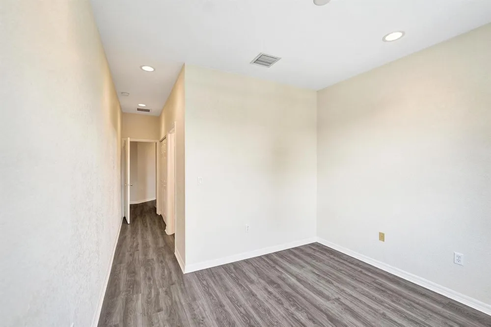852 NW 9TH STREET Hallandale Beach, FL 33009